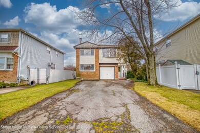 Welcome to 59 Adlai Circle!