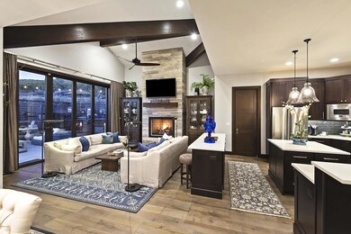 2_room_high_3499552