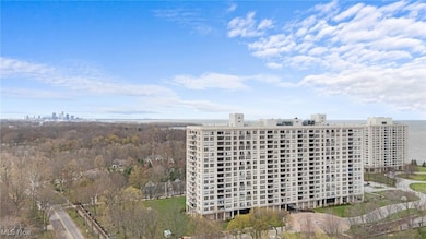 1 Bratenahl Place unit 701, Cleveland, OH 44108 - photo 2