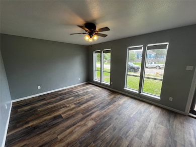 8332 Oakhaven Rd, La Porte, TX 77571 - photo 5