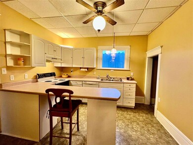 965 Harrison St unit 965 Harrison Street, Milton, WV 25541 - photo 6