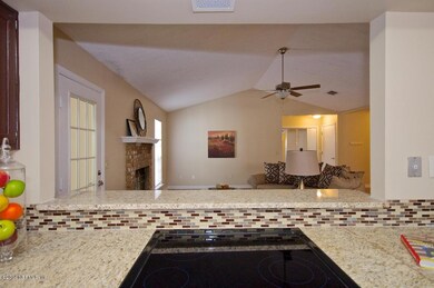 3927 Hunters Lake Cir E, Jacksonville, FL 32210 - photo 4