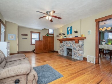 1146 38th St, Des Moines, IA 50311 - photo 4