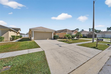 11812 Lynmoor Dr, Riverview, FL 33579 - photo 3