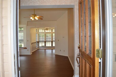 812 Shady Grove Dr, Granbury, TX 76049 - photo 6