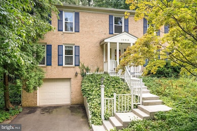 12215 Rowan Tree Dr, Fairfax, VA 22030 - photo 2