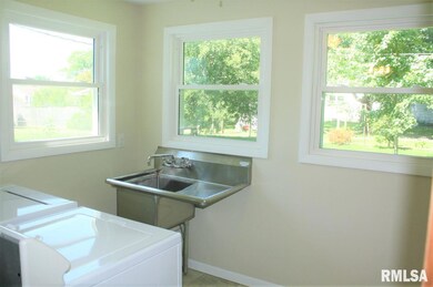 3714 Forest Rd, Davenport, IA 52807 - photo 6