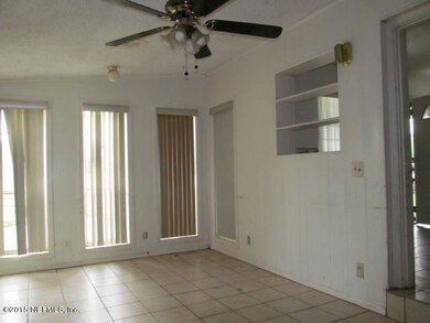 10564 Dove Ln, Jacksonville, FL 32218 - photo 4