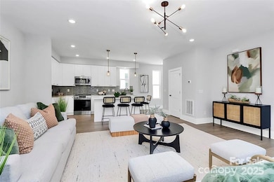 1022 Margaret Brown St, Charlotte, NC 28202 - photo 6