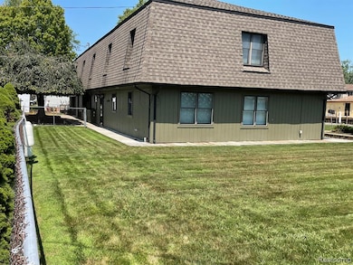 46070 Edgewater St, New Baltimore, MI 48047 - photo 7