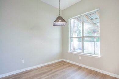 687 Columbia St, Alvin, TX 77511 - photo 5