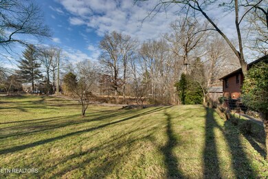 05_HenryLane_614_Frontyard