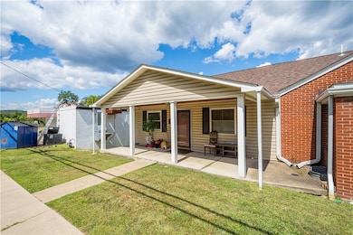 185 Chess St, New Eagle, PA 15067 - photo 3