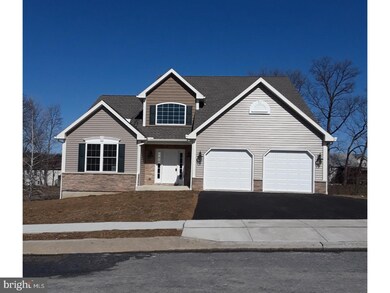 630 Ebersole Rd, Reading, PA 19605 - photo 2