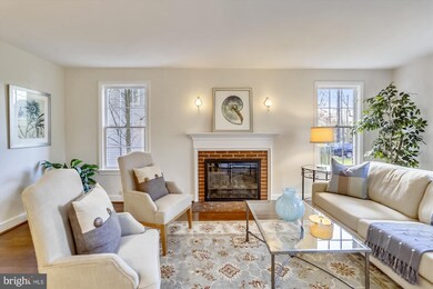 6205 Dunrobbin Dr, Bethesda, MD 20816 - photo 3