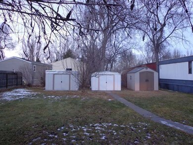 810 N Woodland Dr, Mandan, ND 58554 - photo 7