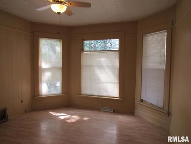 2148 W 2nd St, Davenport, IA 52802 - photo 5