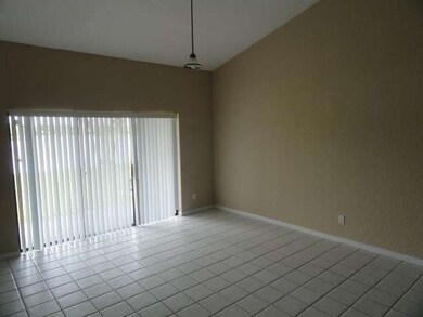 9810 N Oak Knoll Cir, Davie, FL 33324 - photo 4