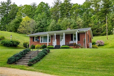 8693 Nc Highway 88 E, Laurel Springs, NC 28644 - photo 3