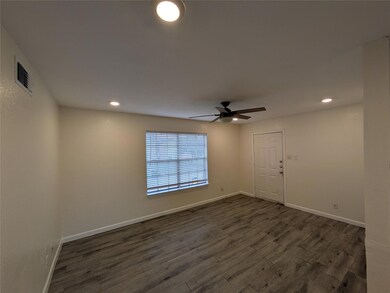 8038 Cambridge Cir unit B, White Settlement, TX 76108 - photo 5