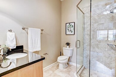 802 Waverly St unit B, Houston, TX 77007 - photo 7