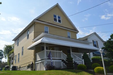 323 Spring St, Dunmore, PA 18512 - photo 2