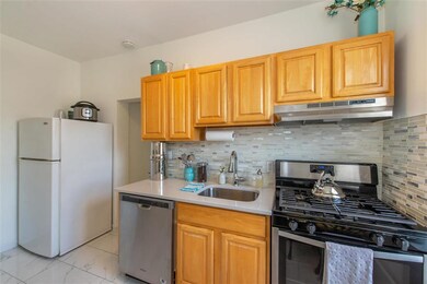 135 van Wagenen Ave unit 4C, Jersey City, NJ 07306 - photo 3