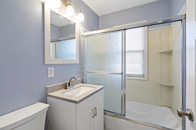 5400 Nokomis Ave Main Bathroom