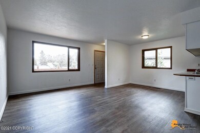 Extensive LVP floors