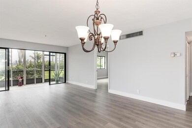 Must See Property-large-020-8-18-1498x10