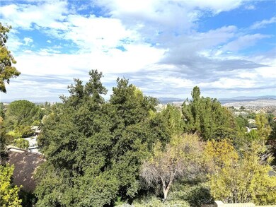 19727 Scarlet Meadow Dr, Newhall, CA 91321 - photo 4