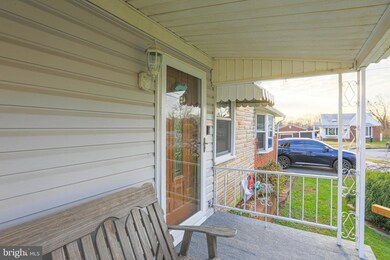 807 Martin Rd, Essex, MD 21221 - photo 5