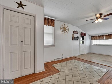 51 Penn St, Lenhartsville, PA 19534 - photo 3