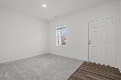 05 - Entry and flex room