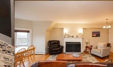 318 Tappan St unit 3 FURNISHED, Brookline, MA 02445 - photo 3