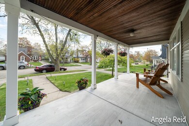 4-web-or-mls-1453-johnston-st-se
