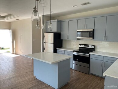 1415 S Flag St unit 4, Pharr, TX 78577 - photo 3