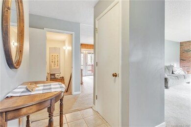 16 Holly Hill Dr, Asheville, NC 28806 - photo 6