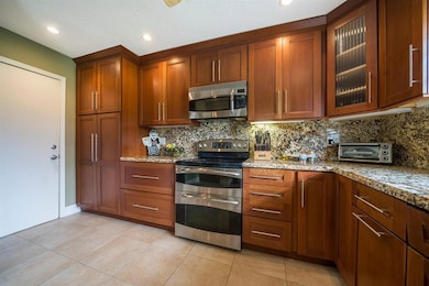 4763 Quailwood Crescent-large-006-6-4763