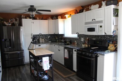 3617 Pacific St, Davenport, IA 52806 - photo 3