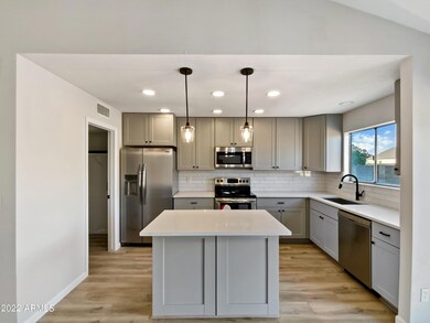 1462 E Dava Dr, Tempe, AZ 85283 - photo 4