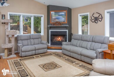 Living Room_DMD_0542-FULL