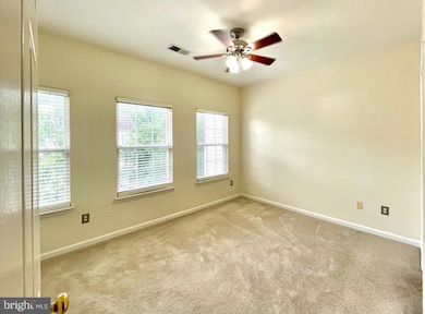 12518 Heykens Ln unit 1302, Bristow, VA 20136 - photo 6