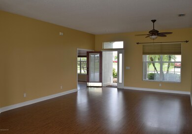 HUGE Living room at the entrance