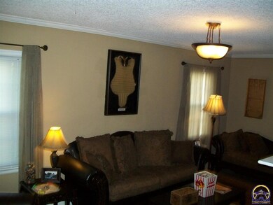 1722 SW Webster Ave, Topeka, KS 66604 - photo 3