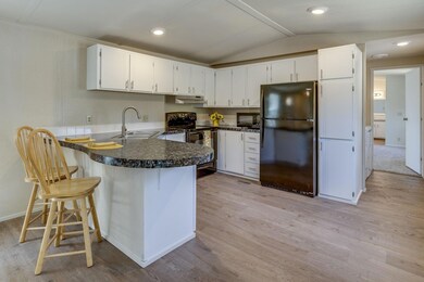 7-web-or-mls--16930 Kasserman Dr, Bend-7