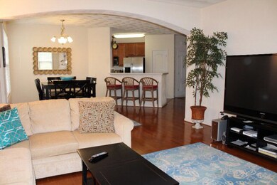 Living Dining Combo