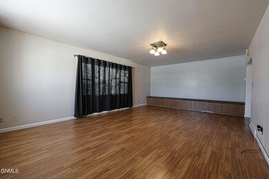 318 S 15th Street-03