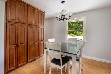 27 Utica Ln, South Dartmouth, MA 02748 - photo 7