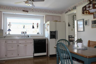 16 Independence Rd, Mountain Top, PA 18707 - photo 3